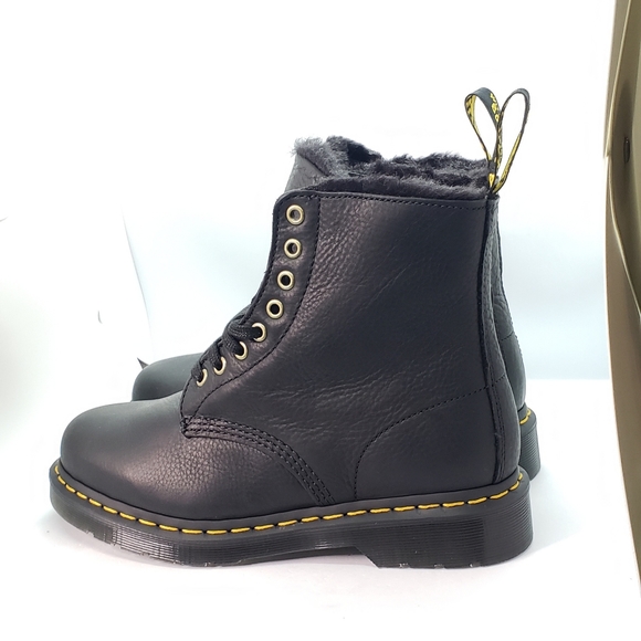 Dr. Martens 1460 Pascal Faux Fur Lined Lace Up Boots Black Leather Women Size 8 - Picture 3 of 12